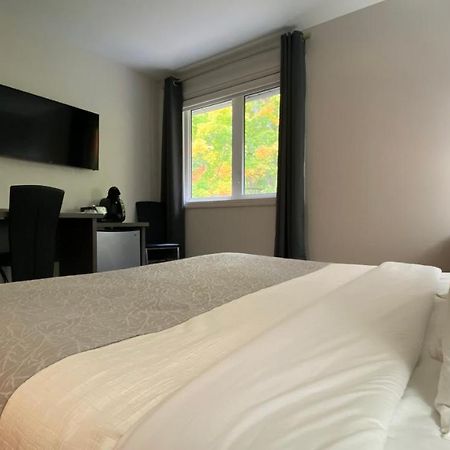 Amber Hotel Grand Bend Buitenkant foto